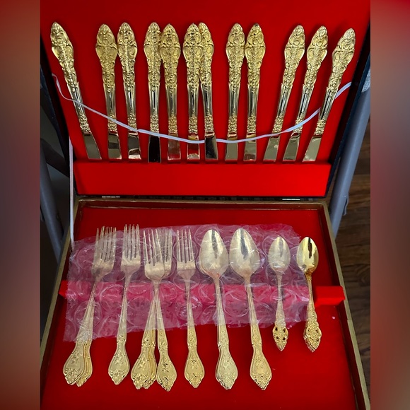 Old Gold Flatware Set - Picture 1 of 1